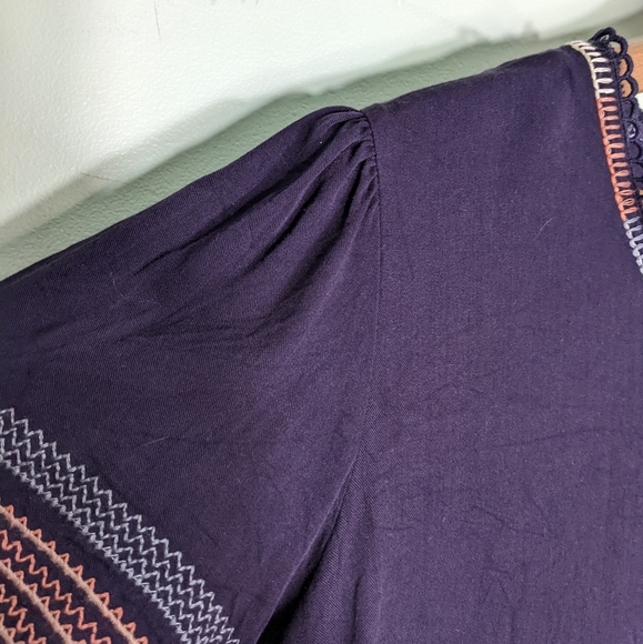 5/$18 Tea n Rose Embroidered Trim Blouse - Picture 3 of 12